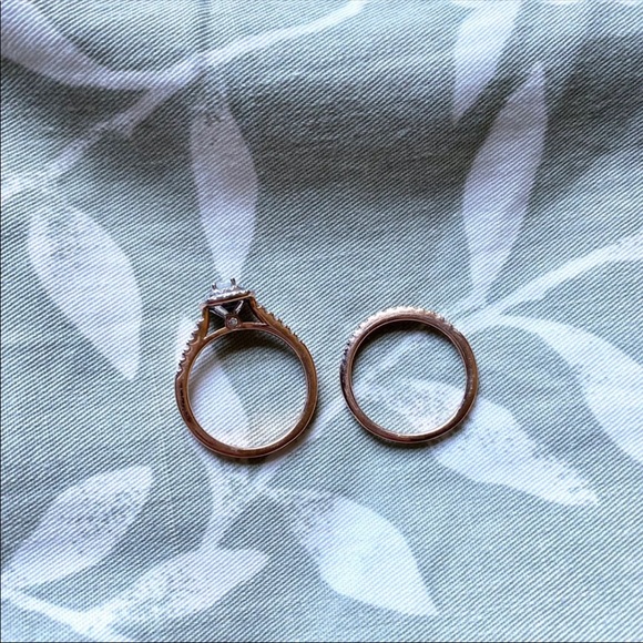 Bridal ring set size 5 - Picture 2 of 2